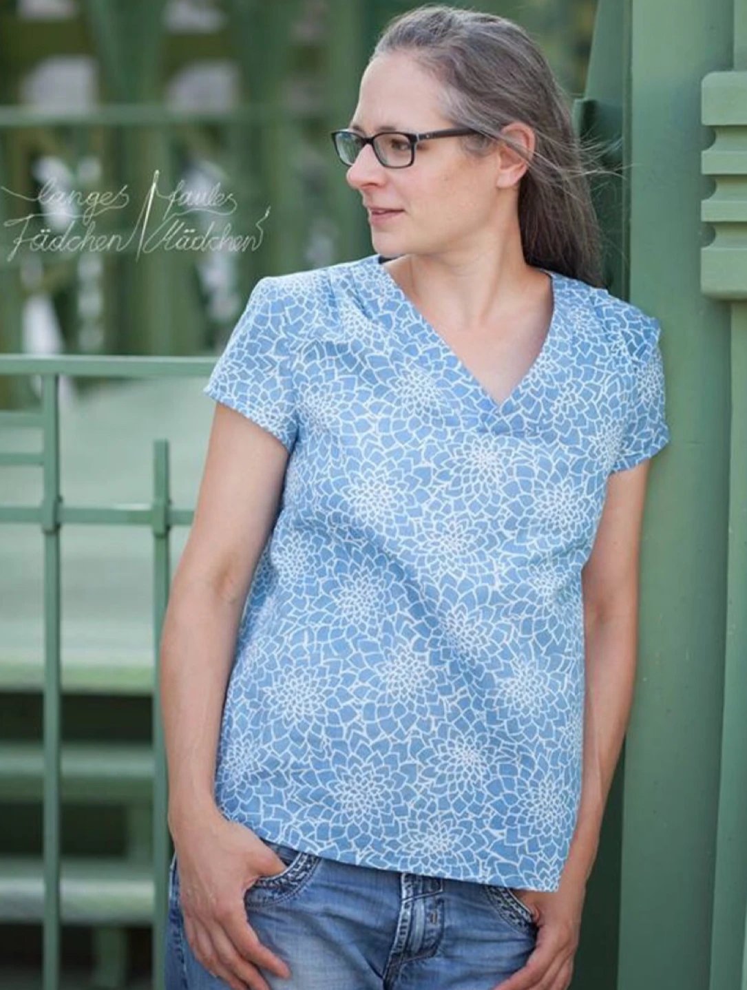 Happy Me- Blusenshirt mit V-Ausschnitt (Papierschnittmuster) - FinasIdeen