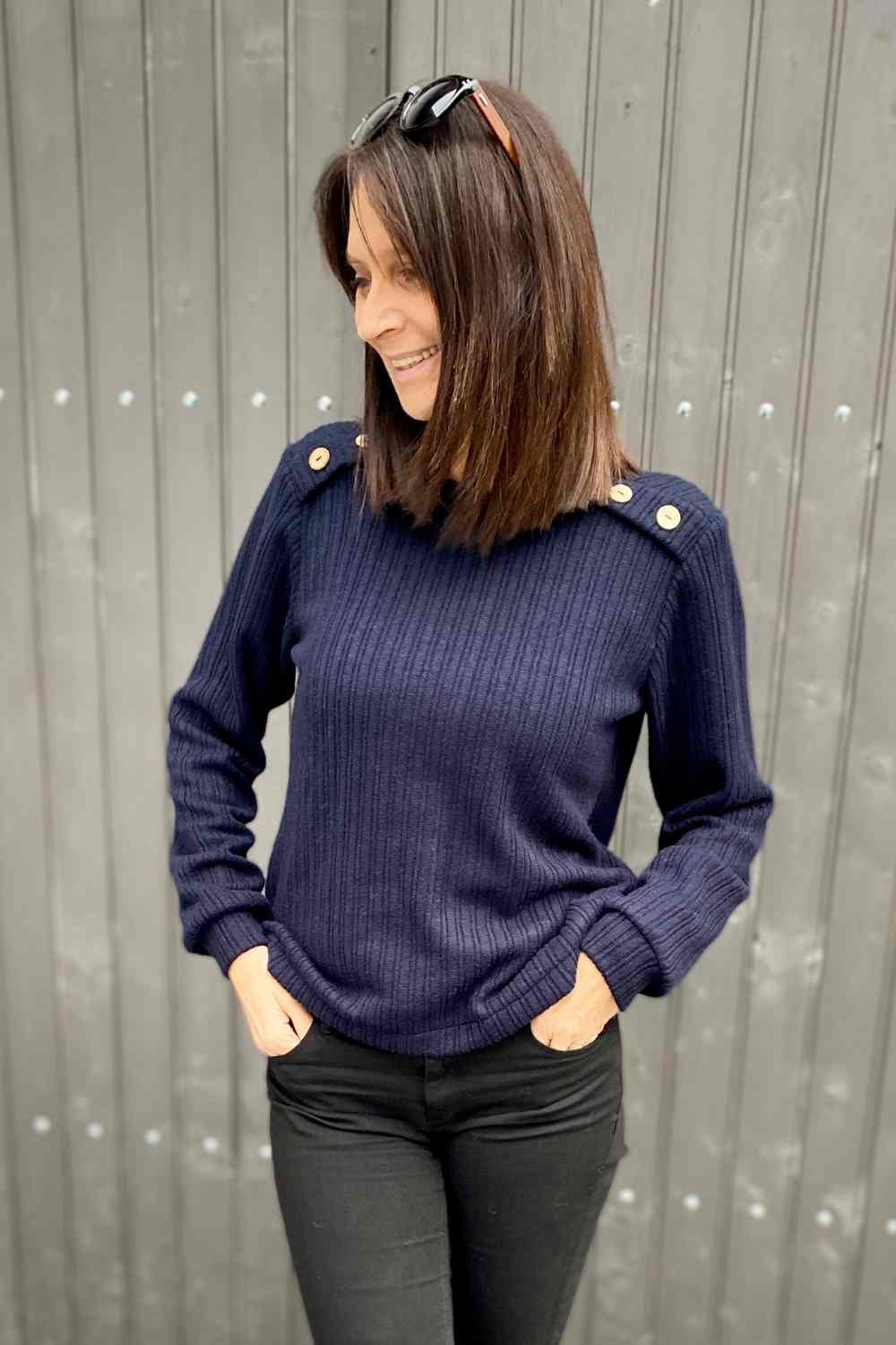 Schnittmuster-Pullover-mit-Knopfleiste-Elisa-FinasIdeen