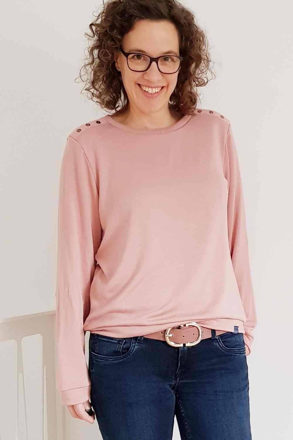 Schnittmuster-Pullover-mit-Knopfleiste-Elisa-FinasIdeen