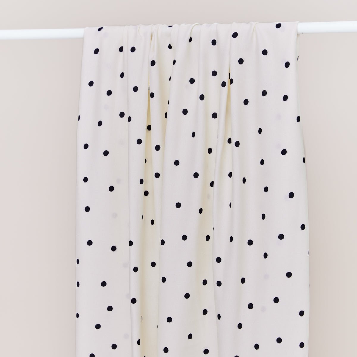 Jolly Dot Leia Crepe creamy white - FinasIdeen