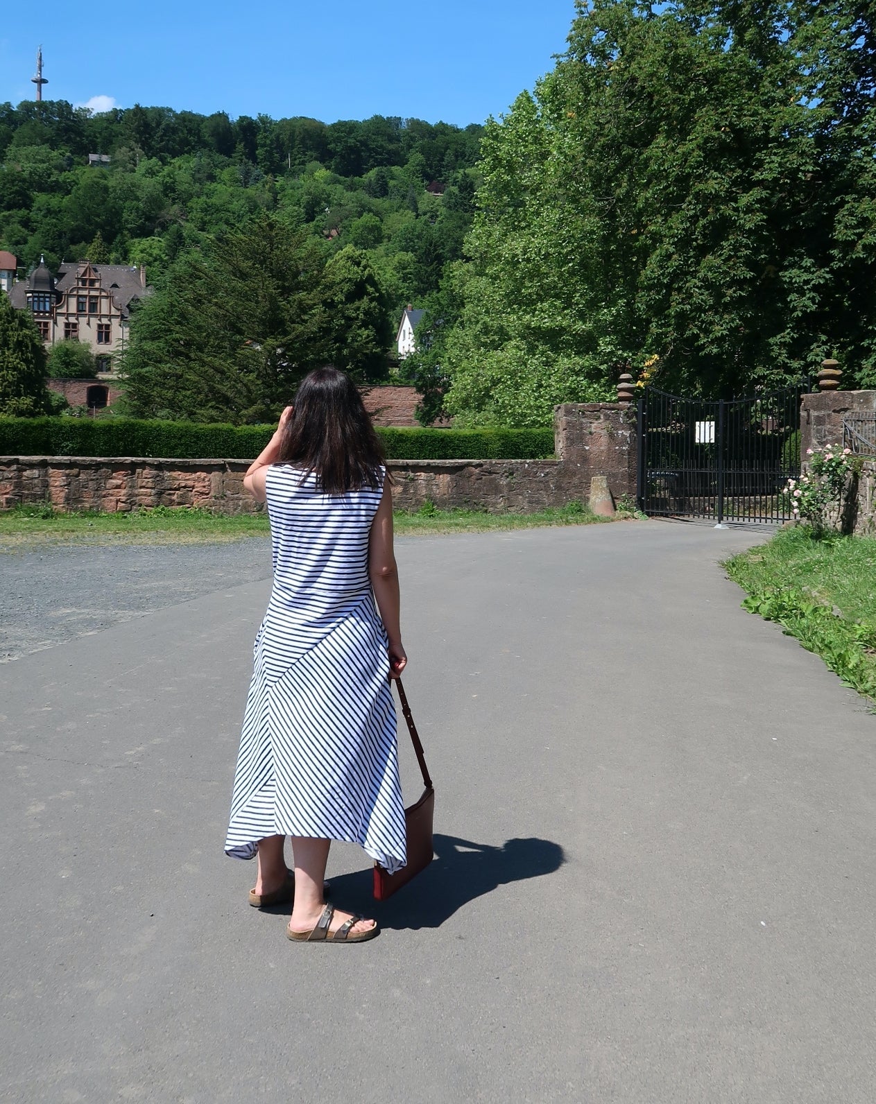 Louisa - Kleid mit Teilung - FinasIdeen